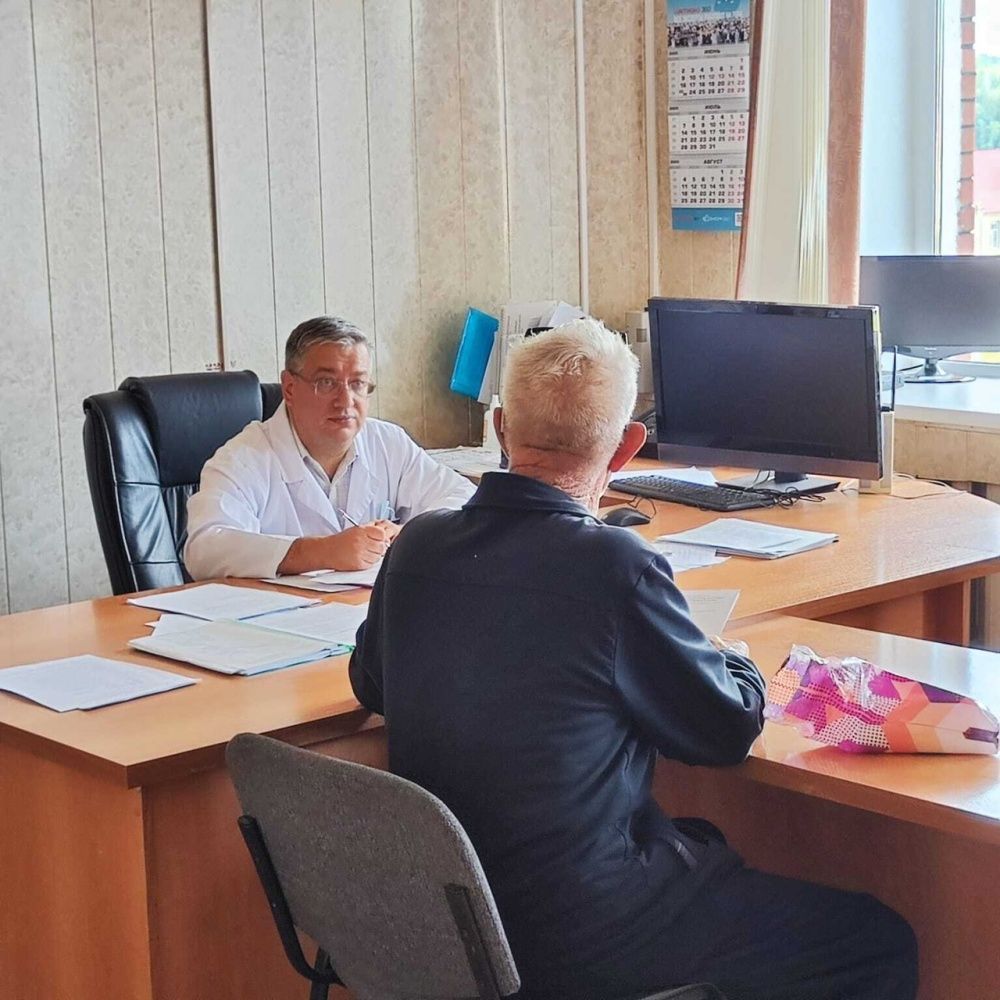 Главный врач ГБУЗ РБ Караидельской ЦРБ, Галин Юнир Набиевич провел личный приём граждан