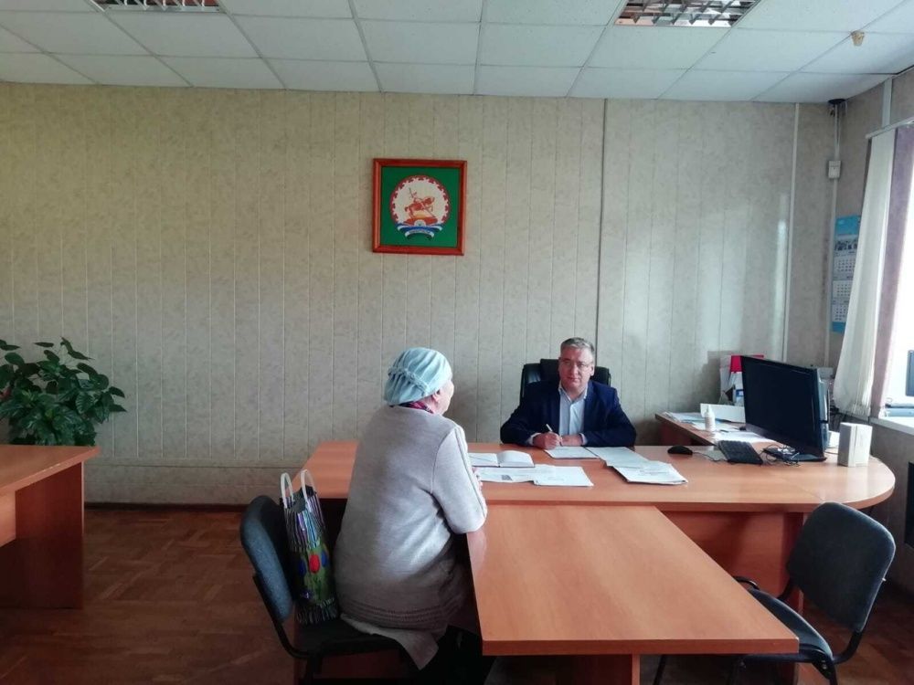 Главный врач Караидельской центральной районной больницы Галин Юнир Набиевич провел прием граждан